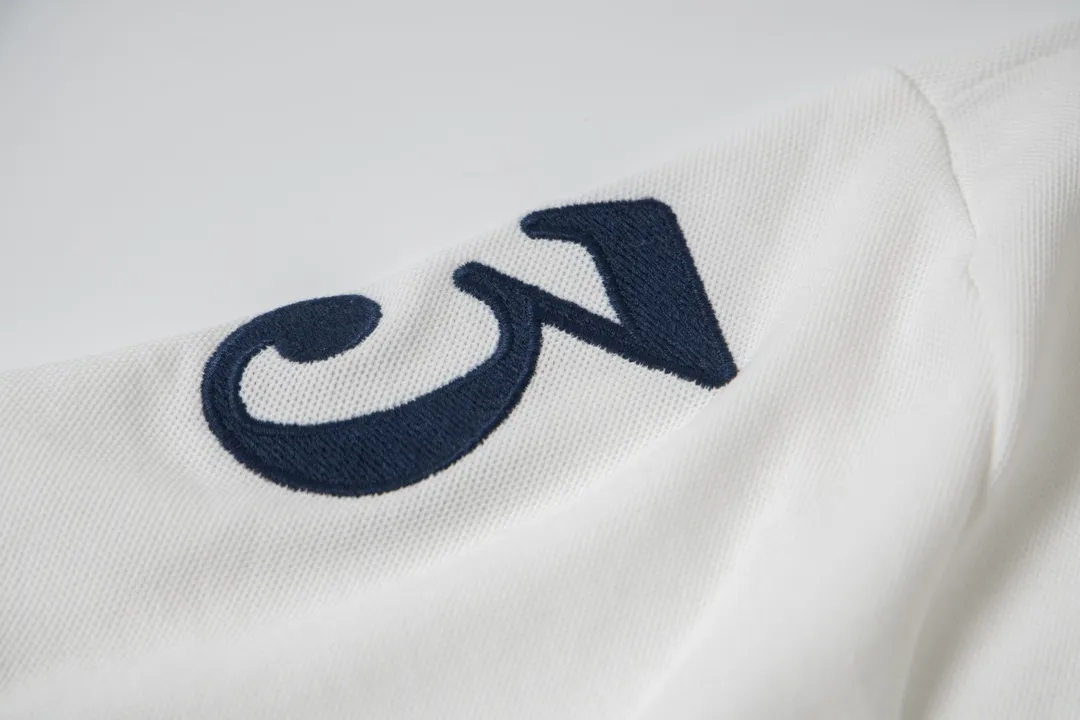 P150 Model No. Y779 Ralph Lauren/Ralph Lauren Basic pony embroidered logo short sleeves Three needles and five threads Men's and women's piqué cotton fabric Easier to wear, more comfortable and less bulky than ordinary fabrics Customized thread weaving and dyeing Classic pony embroidery Logo Cross stitching details on the neckline Three needles and five threads all over The whole body is made of three needles and five threads Complete accessories make it a trendy style Easy to control and match at will Full of design, a simple must-have! Color: Black White Navy Gray Size: S-XL